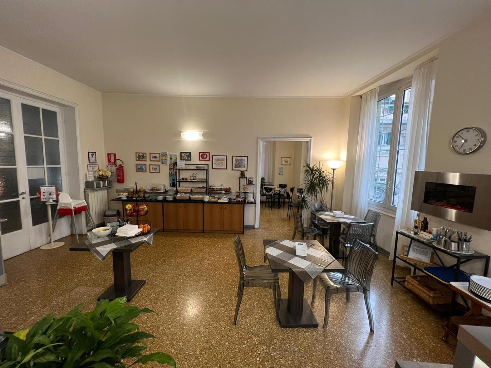 Hotel Cairoli Генуя Экстерьер фото