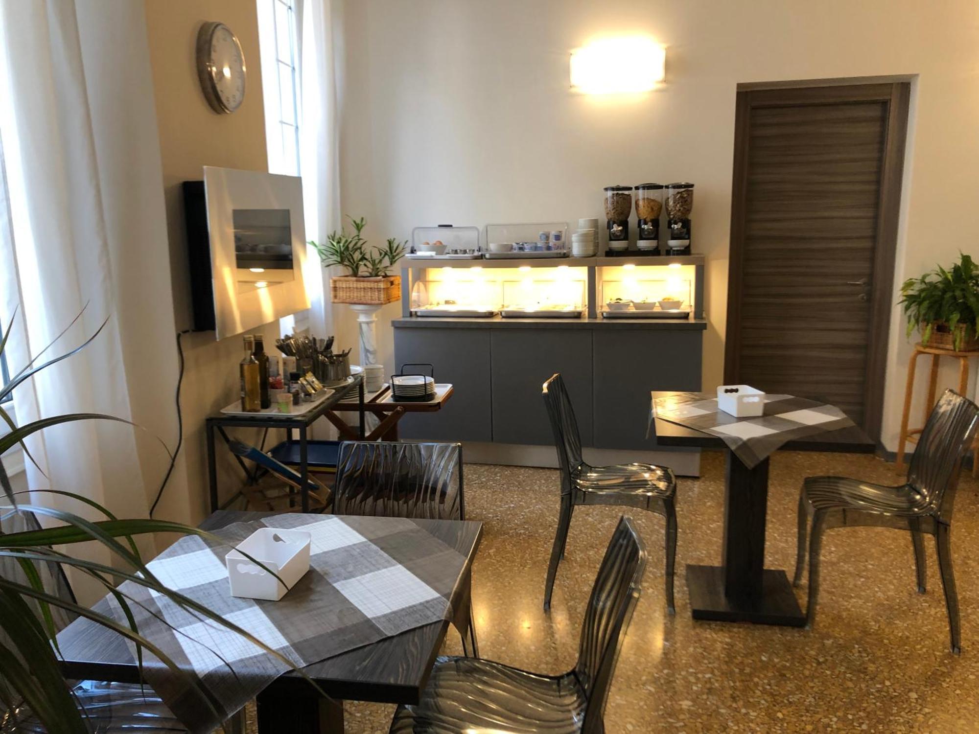 Hotel Cairoli Генуя Экстерьер фото